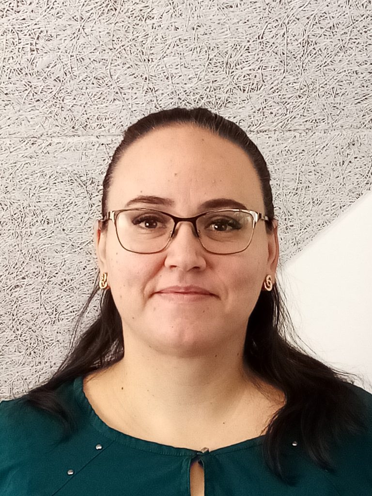 Ildikó Zsuzsa Szabó (IZS)